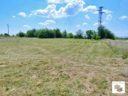 Flat, panoramic plot of land, partly regulated for sale in the village of Belyakovets, 2 km away from Veliko Tarnovo