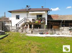 Two-storey house with a flat and spacious yard in the village of Musina, just 20 minutes from Veliko Tarnovo