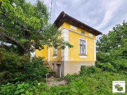 Partially renovated two-story house in the village of Mihaltsi, 30 km from Veliko Tarnovo