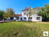 Spacious renovated 3 bedroom house with swimming pool in the village of Stefan Stambolovo, near Veliko Tarnovo