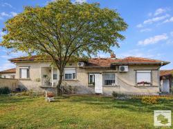 One-story furnished house with a flat yard in the village of Polikraishte, 15 minutes from Veliko Tarnovo