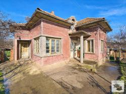 One-story house with 3 bedrooms, a well and outbuildings in the village of Kutsina, 25 km. from Veliko Tarnovo