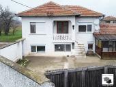 Two-story house with a flat yard and a garage in the village of Radanovo, 30 km from Veliko Tarnovo