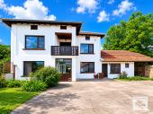 EXCLUSIVE! Spacious, renovated 4-bedroom house in the well-developed village of Gorna Lipnitsa, a 40-minute drive from Veliko Tarnovo