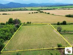 A regulated plot of land, with panoramic views and a regular shape, in the village of Tserova Koriya