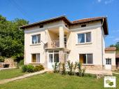 EXCLUSIVE! Two-story house for sale with a spacious yard, a well, and outbuildings in the village of Gorna Lipnitsa