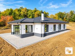 Newly built single-story house with a double garage and a panoramic view in the village of Kereka, 20 min. drive from Veliko Tarnovo