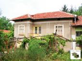 Самостоятелна двуетажна къща в село Вишовград, на 30 км от Велико Търново