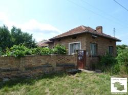 Reasonable price for a solid house in the village of Vyrzulica close to the town of Polski Trambesh