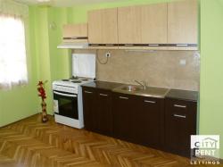A house floor for rent with panoramic view on a quiet street in the old part of Veliko Tarnovo