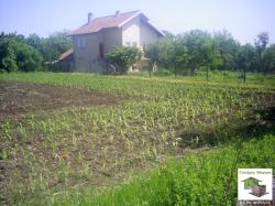 Земельный участок, находящийся в живописном селе, вблизи г. Велико Тырново. 
