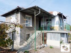 Къща на два етажа в село Буря на 25км от Габрово и 35км от Велико Търново