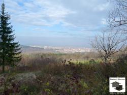 A plot of land, located in the popular tourist village of Arbanassi, 4 km from Veliko Tarnovo
