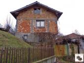 Двухэтажный дом, которое находиться в 5 км от г. Трявна