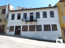 Двухэтажный дом с двор в исторической части г. Велико Тырново