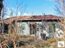 Old countryside house with huge garden in mountainous village of Gostilitsa only 10 km away from Dryanovo