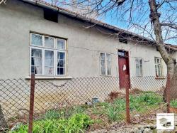 Old house with a large yard in a small, picturesque village 3 km away from the town of Dryanovo