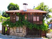 Three-bedroom house for rent with a small garden in the heart of the town of Dryanovo