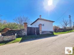 Spacious, renovated house with big yard and outbuildings in the village of of Novo selo, just 15 km from Veliko Tarnovo
