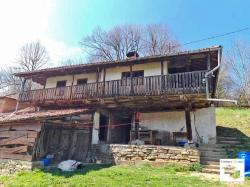 ЭКСКЛЮЗИВ! Продается дом в традиционном стиле, расположенный в деревне Бояновци - 18 км к югу от Велико Тырново