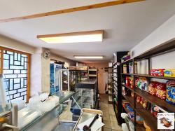 Shop with a kitchen area for sale located in in Akatsiya district, Veliko Tarnovo