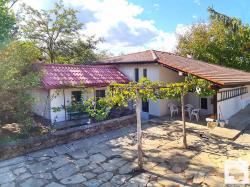 Renovated three-bedroom house with amazing views in the village of Plakovo, 15. min. drive from Veliko Tarnovo