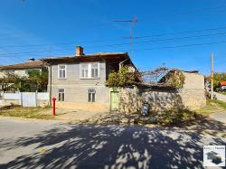 Two-storey house to renovate in the town of Kilifarevo, 10 km away from Veliko Tarnovo