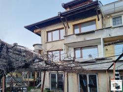 Spacious three-storey house with a garage on a quiet street near the center of Veliko Tarnovo