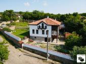 Two-story house with a spacious and well-maintained yard, just 15 minutes away from Veliko Tarnovo
