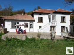 Partly renovated two-storey house with great panoramic views in the village of Dimcha, 45 km from Veliko Tarnovo