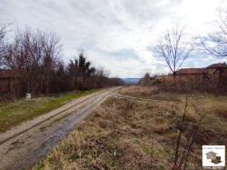 A regulated plot with an old, demolished, one-story house in the village of Dolna Lipnitsa, 40 minutes from Veliko Tarnovo