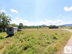 Plot of land with a mountain view at the outskirts of Elena