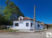 Renovated two-bedroom house for sale in the village of Polski Senovets, 30 min. drive from Veliko Tarnovo