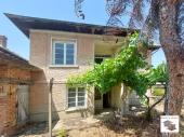 A two-story house with a flat yard and a well in the village of Polski Senovets, 30 min. drive from V.Tarnovo