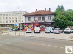Prime commercial property next to a school and park for sale  in the top centre of Lyaskovets