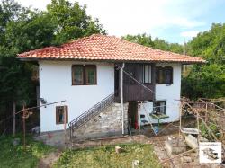House with garage in the picturesque village of Katranjii, Dryanovo Municipality