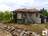 House for renovation with stone foundations, in the village of Gorski Senovets, Strazhitsa Municipality