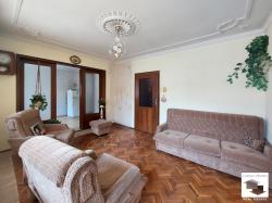 EXCLUSIVE! Spacious apartment with three bedrooms and a small yard, in the center of Veliko Tarnovo