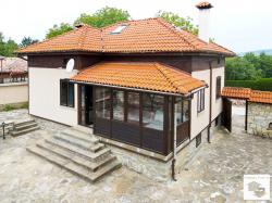 raditional Bulgarian-style house for sale in Kapinovo, 20 min. drive from Veliko Tarnovo