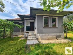 Ready for move in split-level house for sale in Elena Balkan, Ilakov rut village