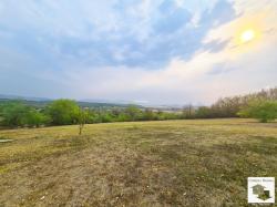 Large plot of land with nice panoramic view in preferred village, 16 km from Veliko Tarnovo!