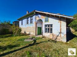 A house with a flat yard and outbuildings in the village of Tserova Koria