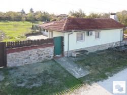 One-story house for sale, with a spacious yard, in the village of Rodina, only 30 min. by car from Veliko Tarnovo